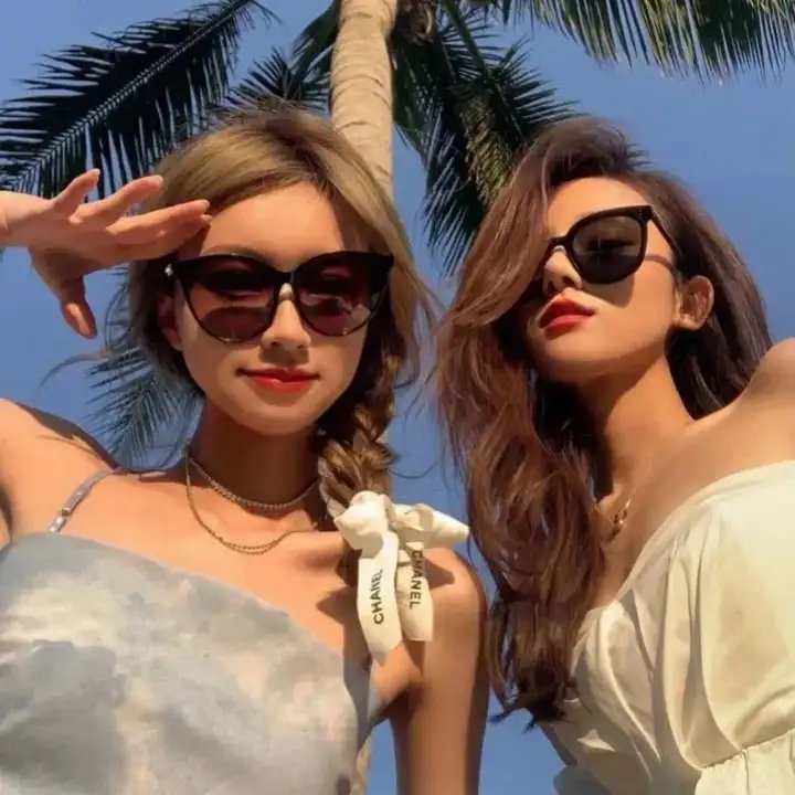 后窗的女人